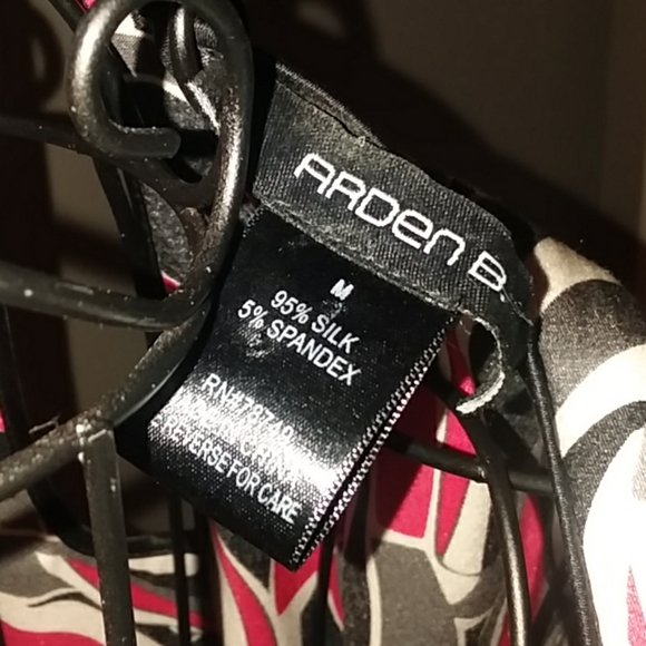 🧚♀️3/$15 Arden B silk blouse - Picture 4 of 4